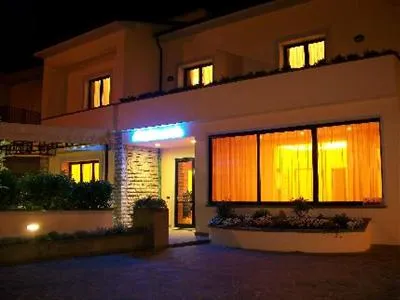 Santa Lucia Hotel Cascina