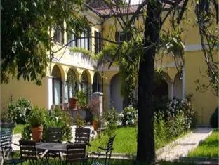 La Villa B&B Besazio