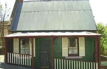 Barrack Street Colonial Cottage Hobart