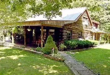 The Cabin at Chimney Lake