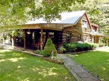 The Cabin at Chimney Lake