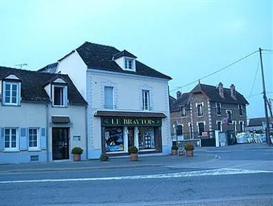 Logis Hotel Le Braytois Bray-sur-Seine