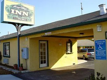 Arroyo Village Inn