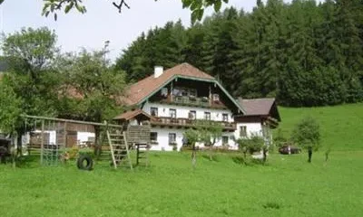 Wohlfuhlbauernhof Bambichlgut Farmhouse Fuschl am See