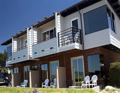 Cambria Landing Inn and Suites