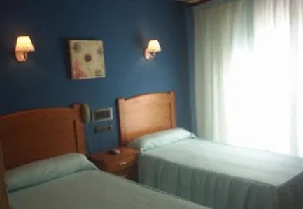 Hostal Plaza Torreperogil