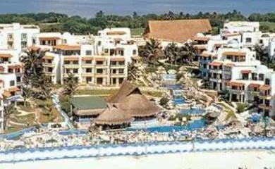 El Pueblito Beach Hotel