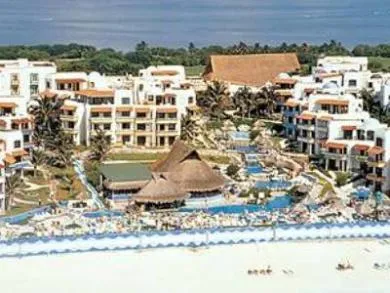 El Pueblito Beach Hotel