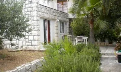 Apartments and Rooms Ilirija