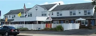 Pelican Point Motel