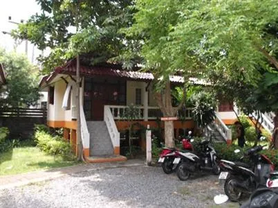 Buathong House & Resort