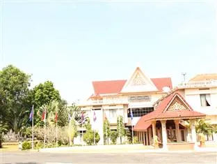 Peak Hotel & Resort