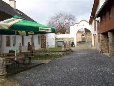 Restaurace A Penzion U Lva