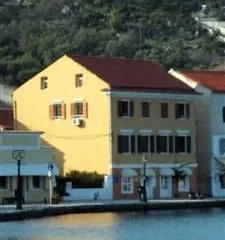 Georgia Rarri Paxoi