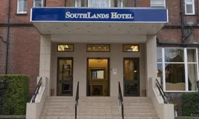 The New Southlands Hotel