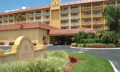 La Quinta Inn & Suites Coral Springs University Dr