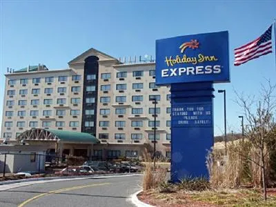 Holiday Inn Express Hauppauge