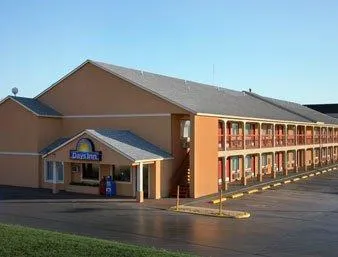 Days Inn - Ardmare