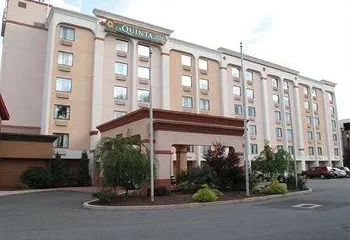 La Quinta Inn & Suites New Britain