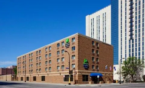 Holiday Inn Express Minneapolis Downtown (Convention Center)