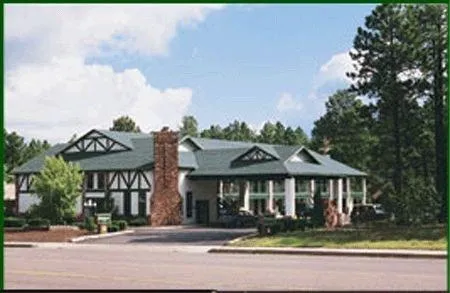 Woodland Inn and Suites