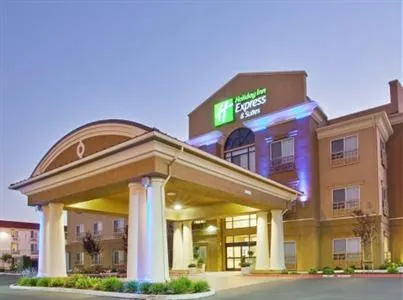 Holiday Inn Express & Suites Salinas