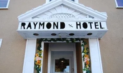 The Raymond Hotel