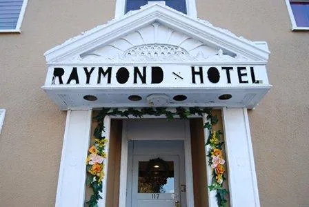 The Raymond Hotel