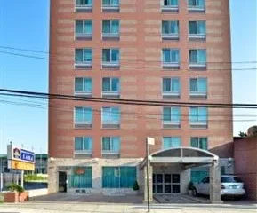 BEST WESTERN Queens Court Hotel