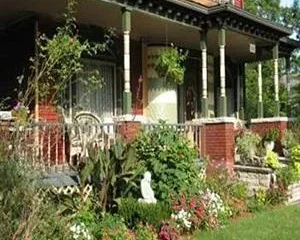 Grand Avenue Bed and Breakfast