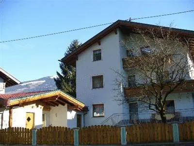 Ferienwohnungen Egger Guest House Zell am Ziller