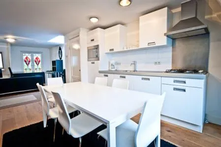 Short Stay Apartment Bilderdijk