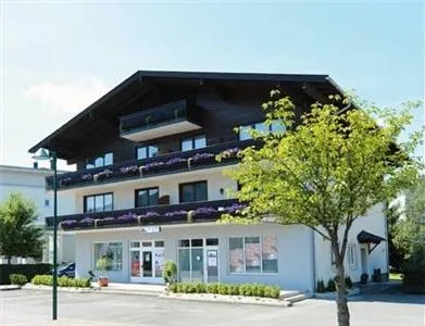 Alpz Apartments