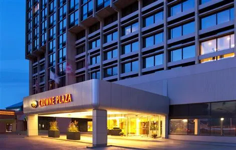 Crowne Plaza Boston-Newton Hotel