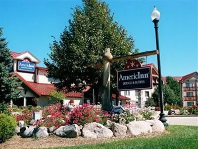 AmericInn Lodge & Suites Oswego