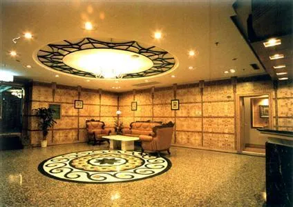 Huaqiao Hotel