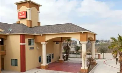 Econo Lodge Inn & Suites Baytown