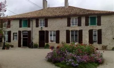 Bois aux Pins Bed and Breakfast Chef Boutonne