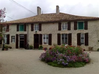 Bois aux Pins Bed and Breakfast Chef Boutonne