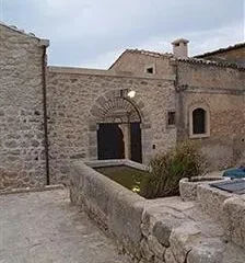 Casina Grotta di Ferro