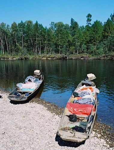 Хабаровский край. Сентябрь 2004. Экспедиция WWF.
Река Хор.  Нанайские лодки