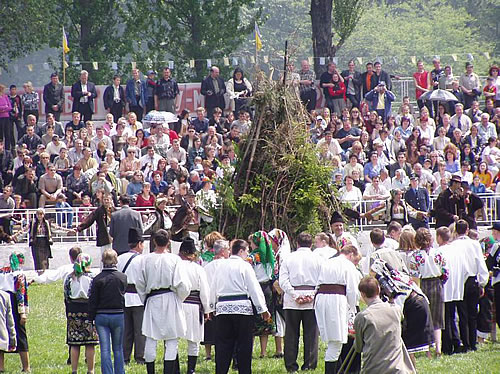 Праздник выхода на полонину. 30 мая 2004 г.