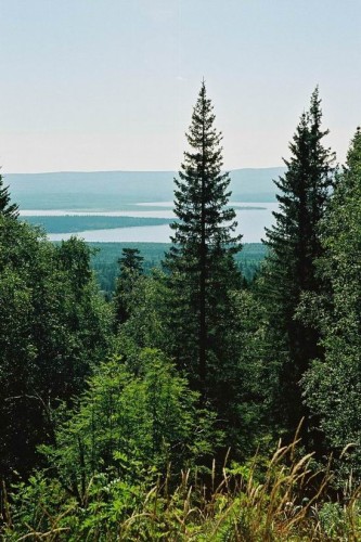 Южный Урал. Горное озеро Зюраткуль.