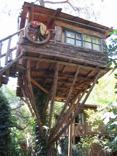 «Tree Houses» - оригинальный комплекс рядом с Олимпосом