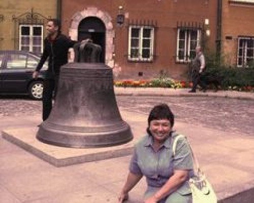 Варшава. Кто дотронется до этого колокола и загадает желание, оно непременно сбудется