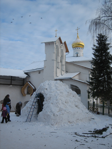 Псково-Печерский монастырь.Вертеп.