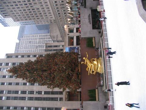 Каток у Rockefeller Center