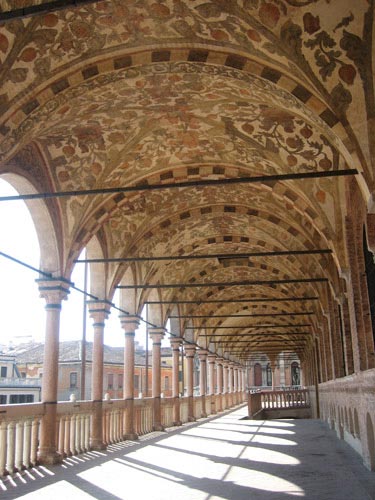 Падуя. Дворец правосудия, Palazzo della Ragione, XIII в. Галерея.