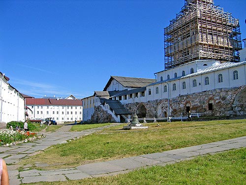 Внутри Соловецкого Кремля