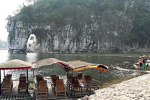 Холм Слоновий Хобот. Город Гуйлин (Guilin).